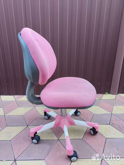 Компьютерное кресло для девочки
