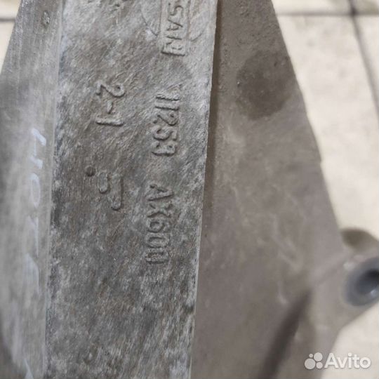 Кронштейн МКПП Nissan note e11