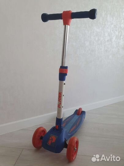 Самокат трехколесный Plank Orbit