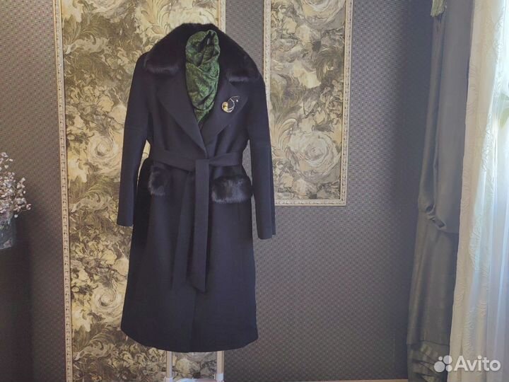 Пальто фирменное