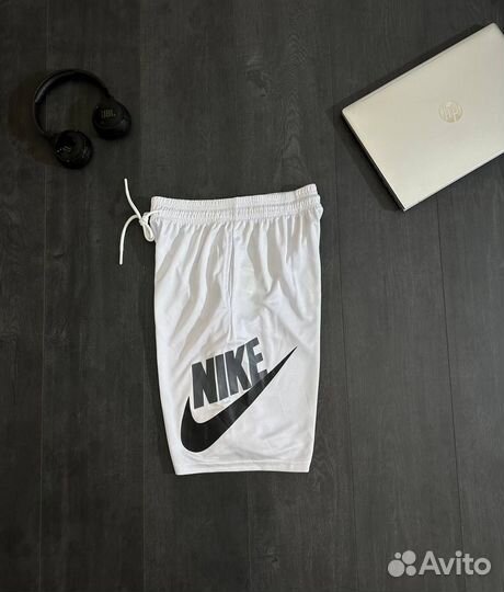 Стильные шорты nike (хит 2024)
