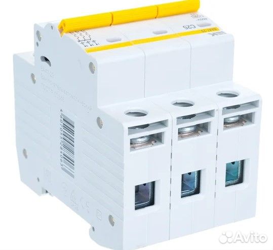Автоматический 3-полюсный выключатель IEK ва47-29