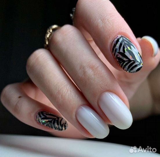 Маникюр / педикюр / мастер маникюра