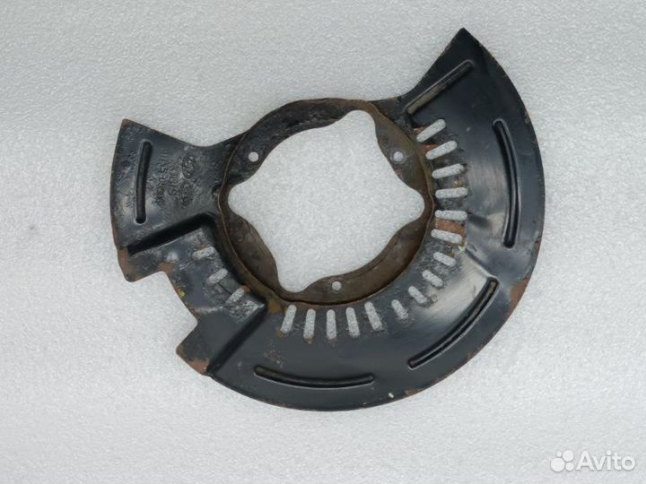 Пыльник тормозного диска передний левый Kia