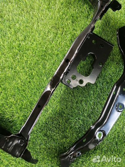 Рамка радиатора Toyota Rav4 ASA44 2015