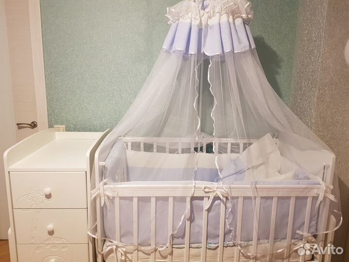 Бортики, балдохин, постельное белье новорожденных
