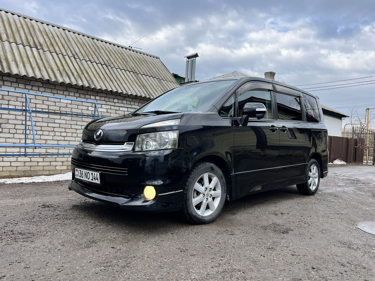 Toyota Voxy: фото владельца