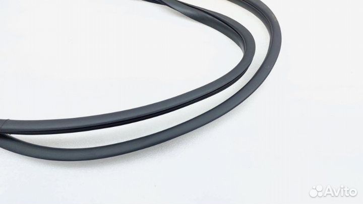 Уплотнитель проема двери передний левый Hyundai