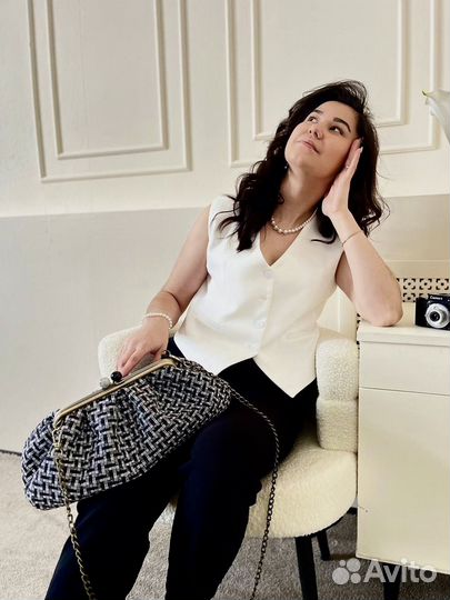 Сумка женская на фермуаре черно-белая