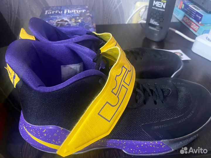 Кроссовки lebron James