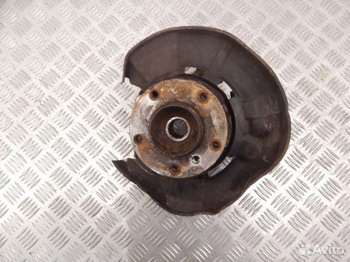 Ступица/Поворотный кулак BMW E87