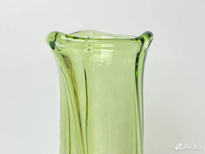 Винтажная ваза для цветов Цветное стекло