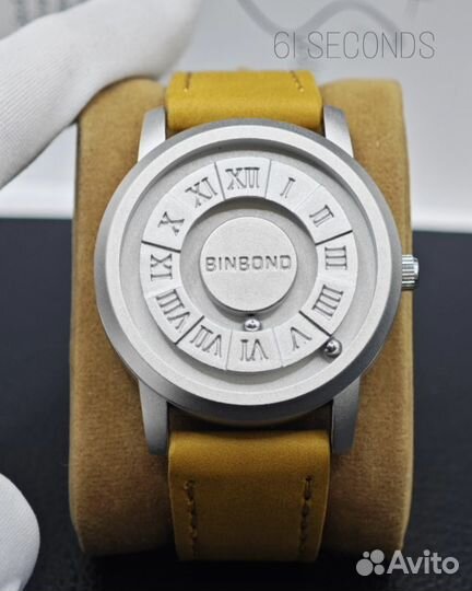 Часы с магнитными шариками