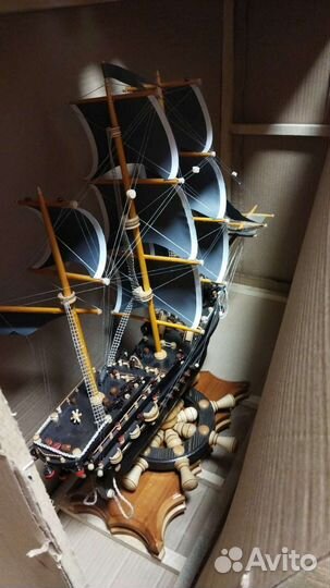 Модель корабля из дерева