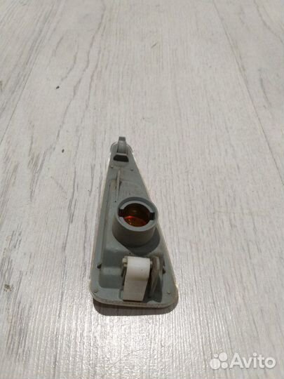 Повторитель поворотника в Крыло в Зеркало Renault