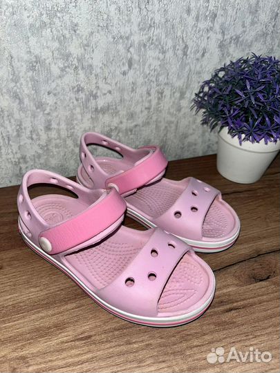 Сандалии crocs