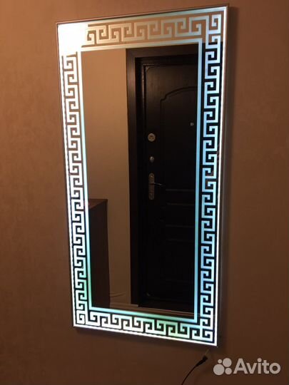 Зеркало настенное с подсветкой