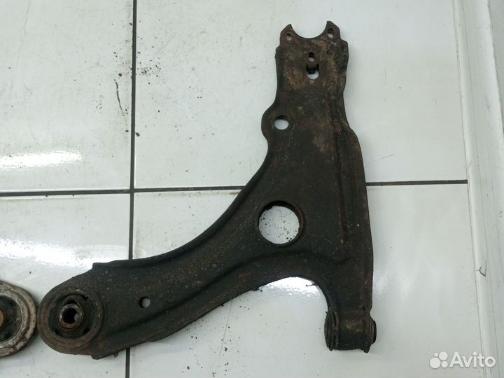 Рычаг передний golf2