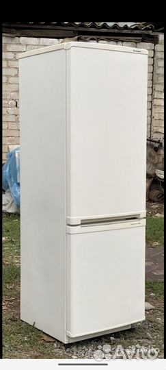 Холодильник бу Шиваки компакт узкий 145см