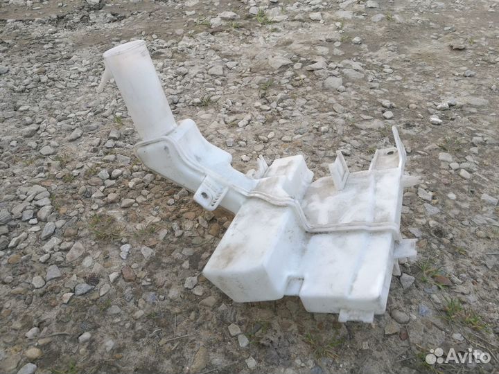 Бачок омывателя Volkswagen Passat B7