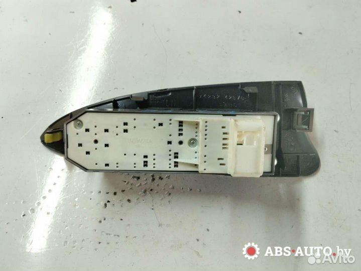 Блок управления стеклоподъемниками Toyota RAV4