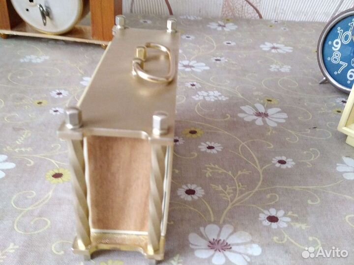 Часы настольные будильник СССР часы карманные, нас