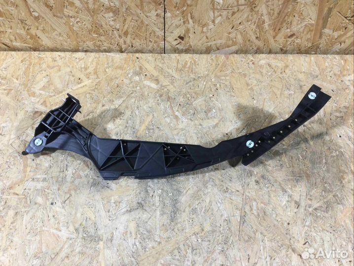 Крепление фары Macan 95b807889F левое