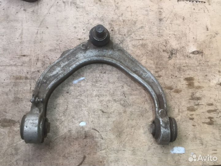 Bmw x5 e70 рычаг передний правый верхний