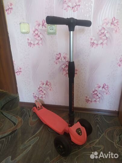 Продам детский 3-колесный самокат TechTeam ZigZag