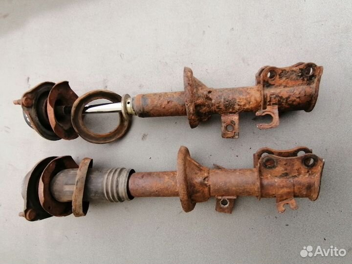 Стойка подвески Kia Rio 1 2000-2005