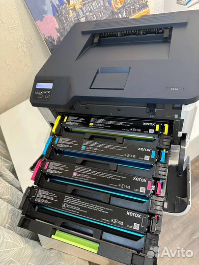 Лазерный цветной принтер xerox c230