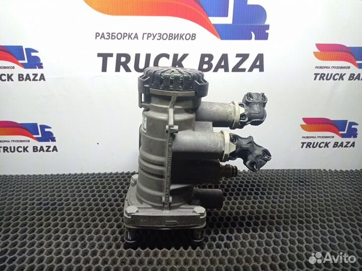 Кран управления тормозами прицепа