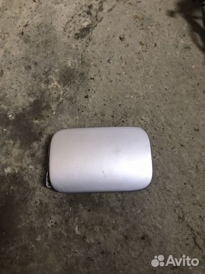 Лючок бензобака Mercedes W210 серебристый