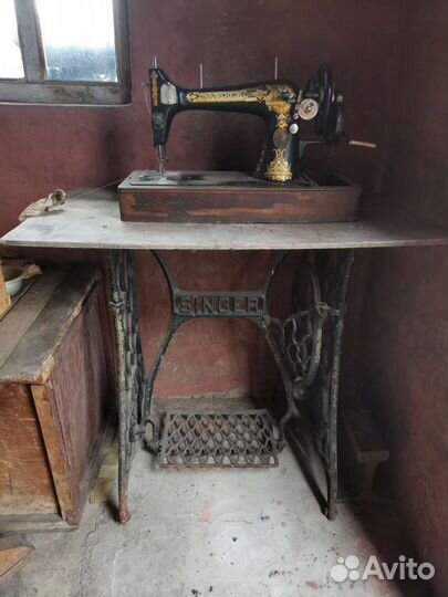 Швейная машина Singer