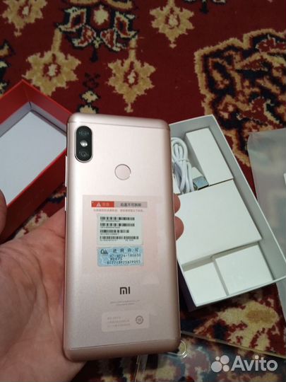 Xiaomi Redmi Note 5, 3/32 ГБ