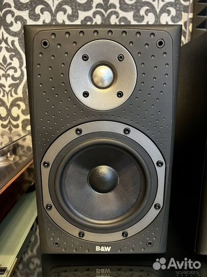 Полочная акустическая система B&W DM 303 в идеале