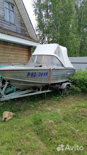 Лодка моторная