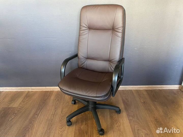 Компьютерное кресло новое