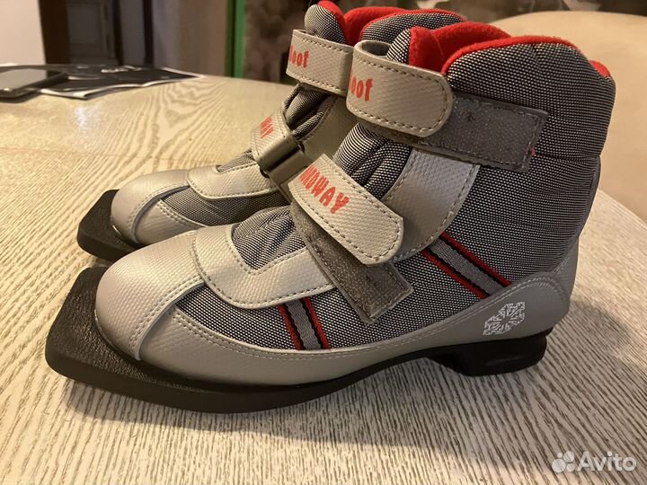 Лыжные ботинки