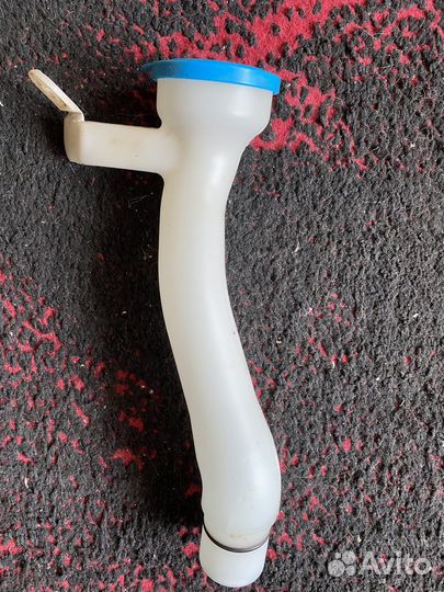 Горловина бачка омывателя