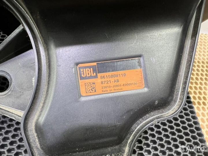 Сабвуфер Toyota Land Cruiser 200 JBL