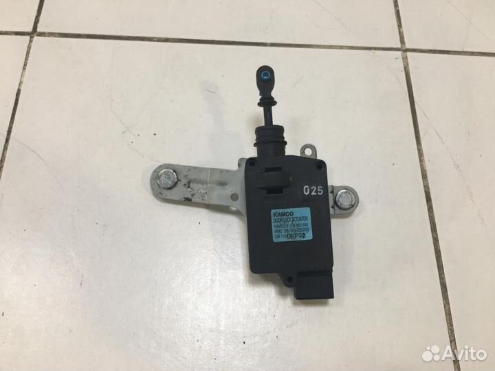 Активатор замка багажника Hyundai Santa Fe 2 CM 20