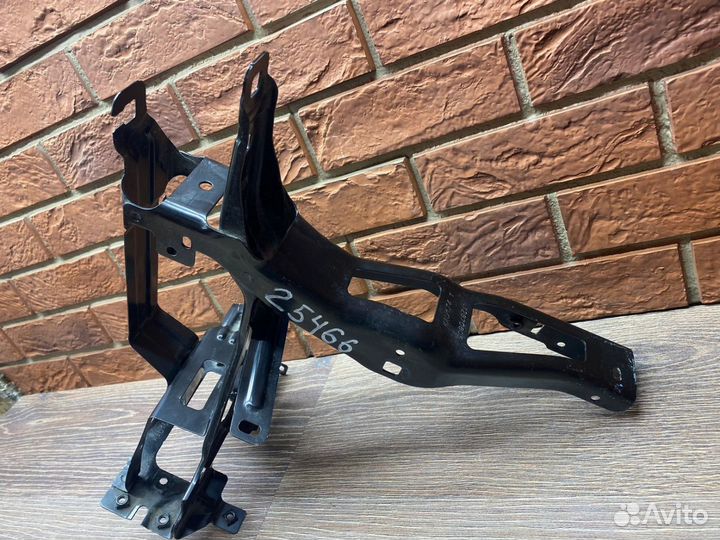 Кронштейн фары правый Bmw X3 G01 Bmw X4 G02