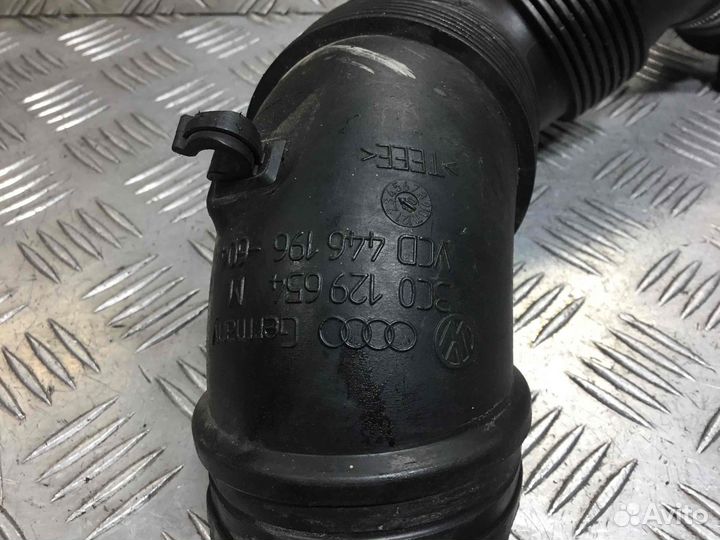 Патрубок воздушного фильтра Volkswagen Passat 3c0129654m; 3c0129635 CAY