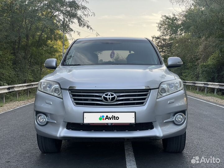 Toyota RAV4, 2010