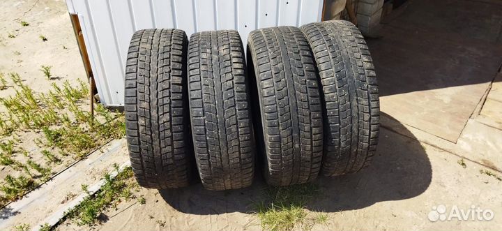 Зимние шины 215 65 16