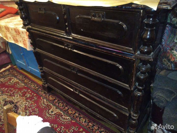 Антикварный комод