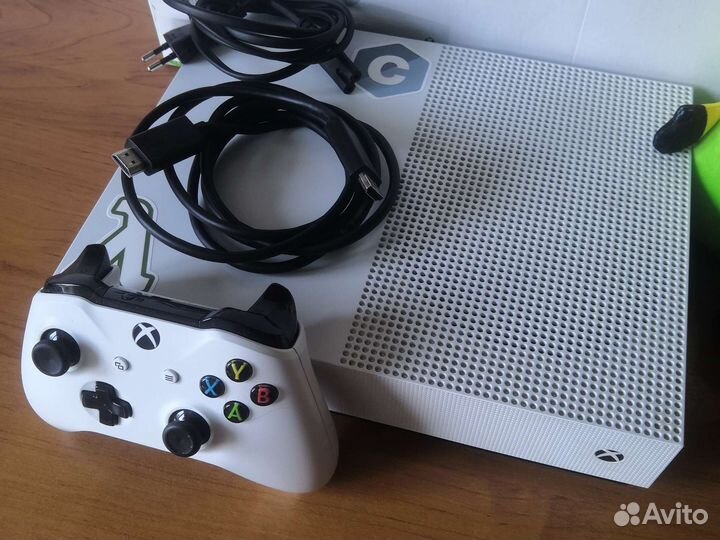 Xbox One S +Gta5+Nhl 23+260 игр обмен