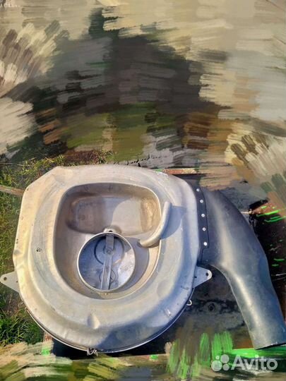 Корпус воздушного фильтра Mercedes w126 (s126)