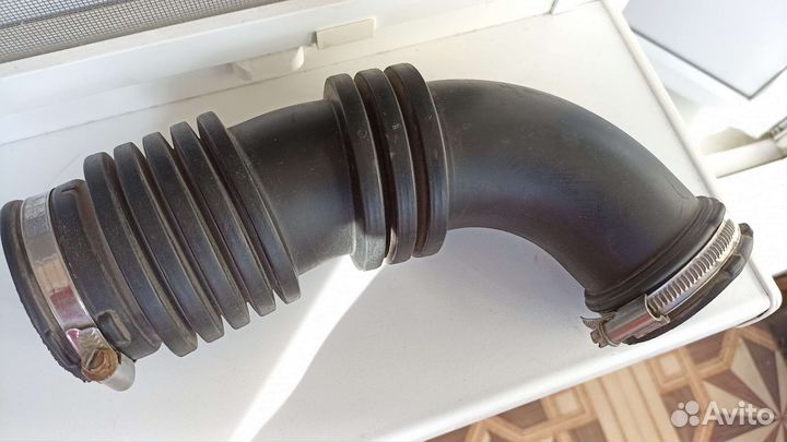 Патрубок воздушного фильтра Ford focus 2